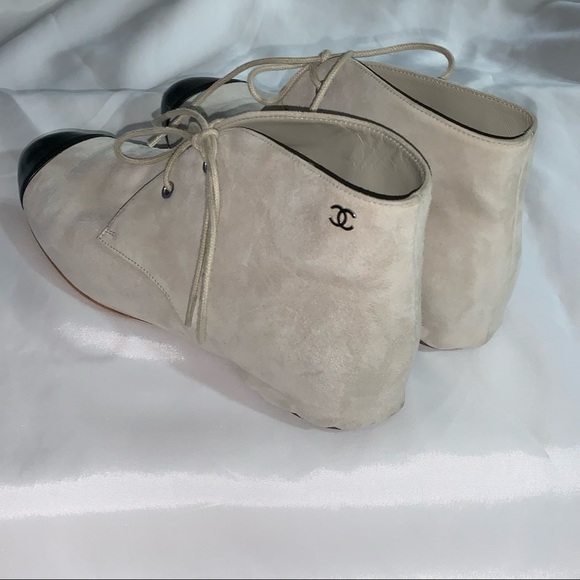 CHANEL size 35.5 cream suede cap toe CHUKKA BOOTIES - Picture 8 of 12